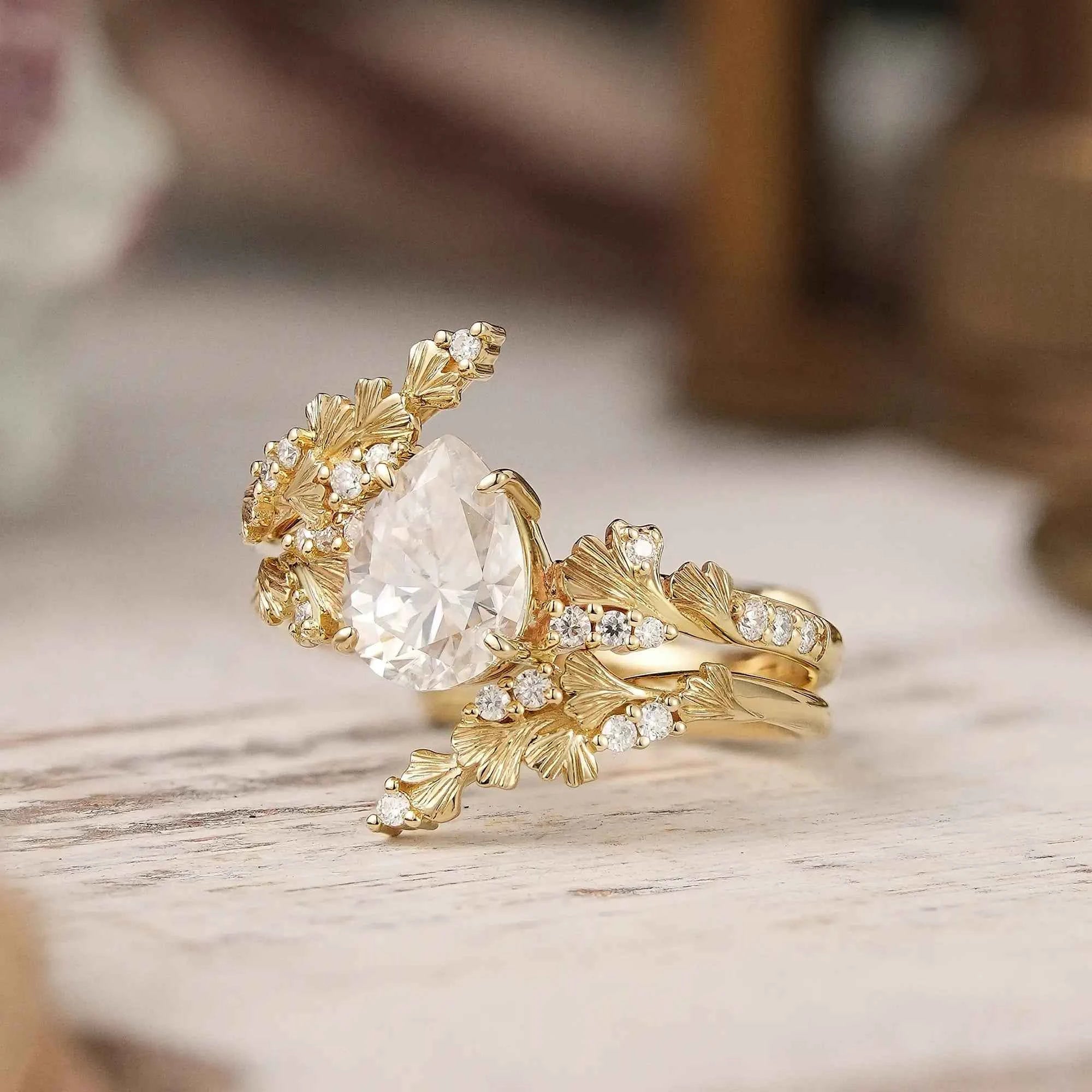 Pear Cut Moissanite Ginkgo Leaf Inspired Bridal Ring Set With Ring 