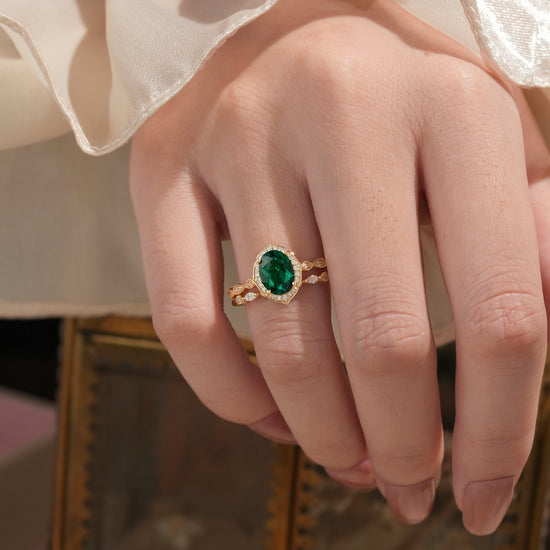 The Timeless Elegance of Emerald Rings From Classic Vintage to Modern Engagement