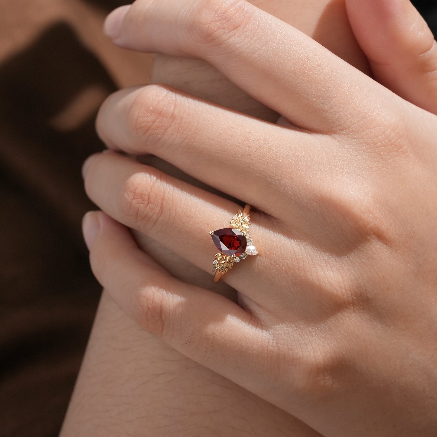 Golden Rose Elegance: Leaf-Inspired Ruby Ring - Aurelia