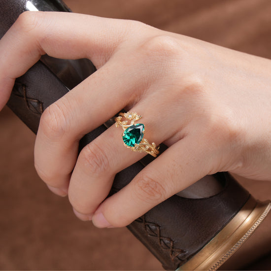 Rose Blossom: Pear-Cut Emerald Leaf Ring Set - Helena