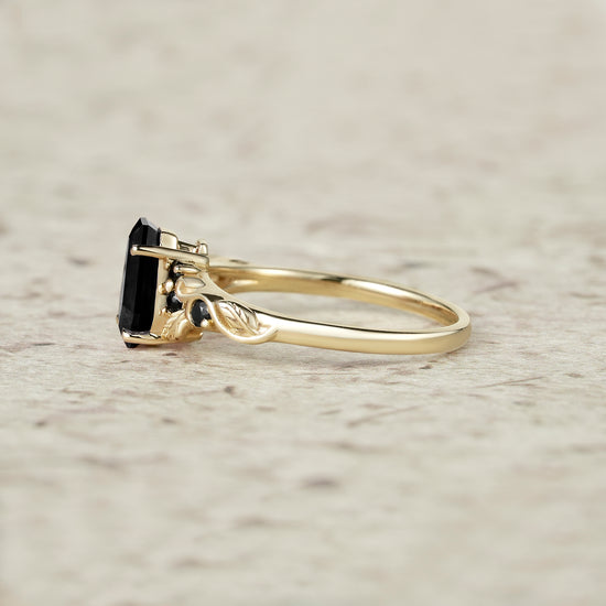 Nature's Embrace: Coffin Cut Black Onyx Leaf Ring - Lila