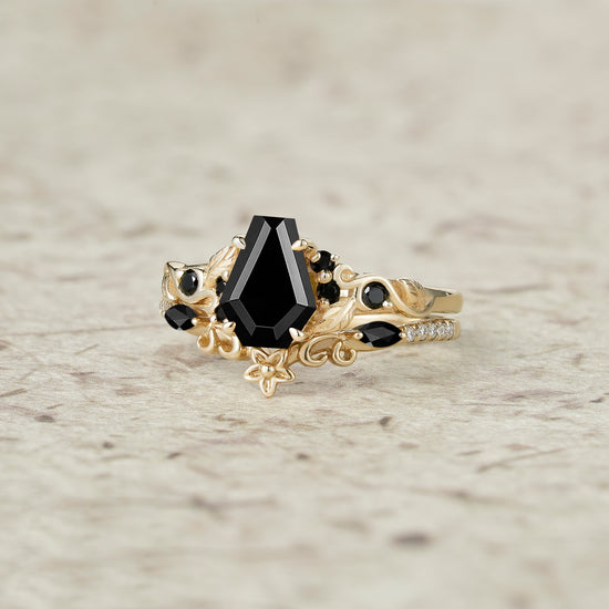 Nature's Embrace: Coffin Cut Black Onyx Leaf Ring Set - Lila