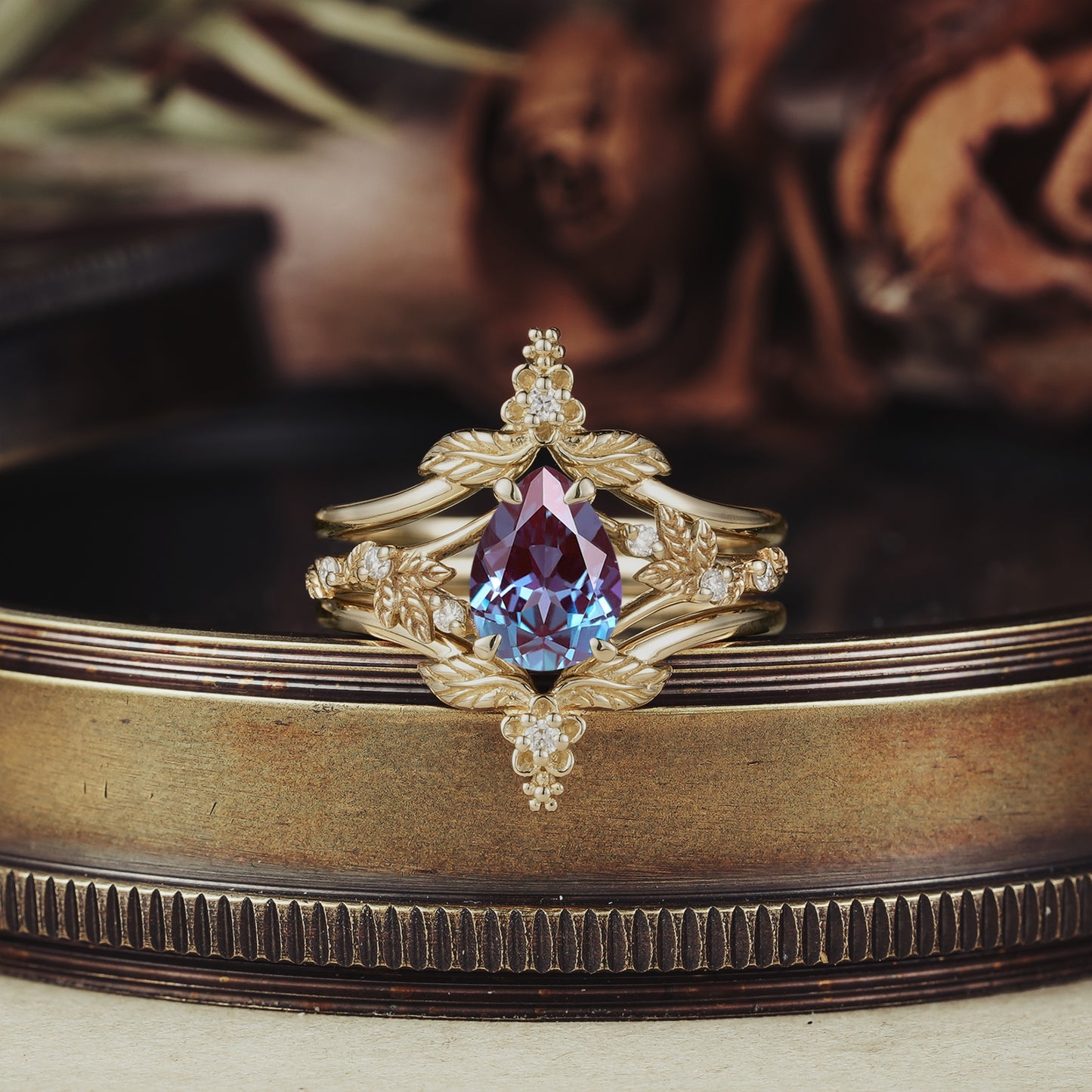Leaf and Flower Elegance: The Alexanderite Ring Set | Victoria