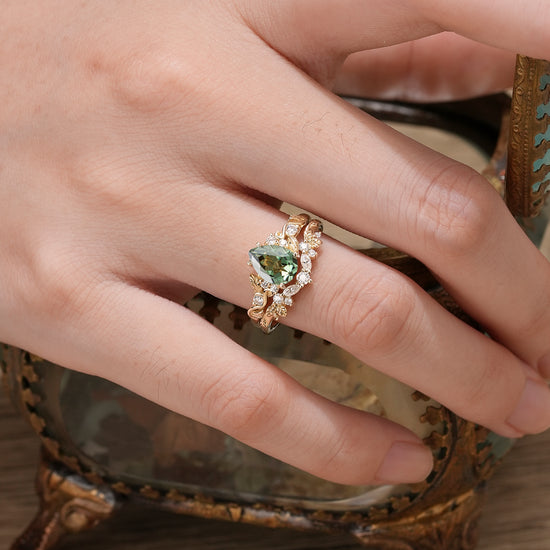 Nature's Embrace: Green Sapphire Leaf Ring Set