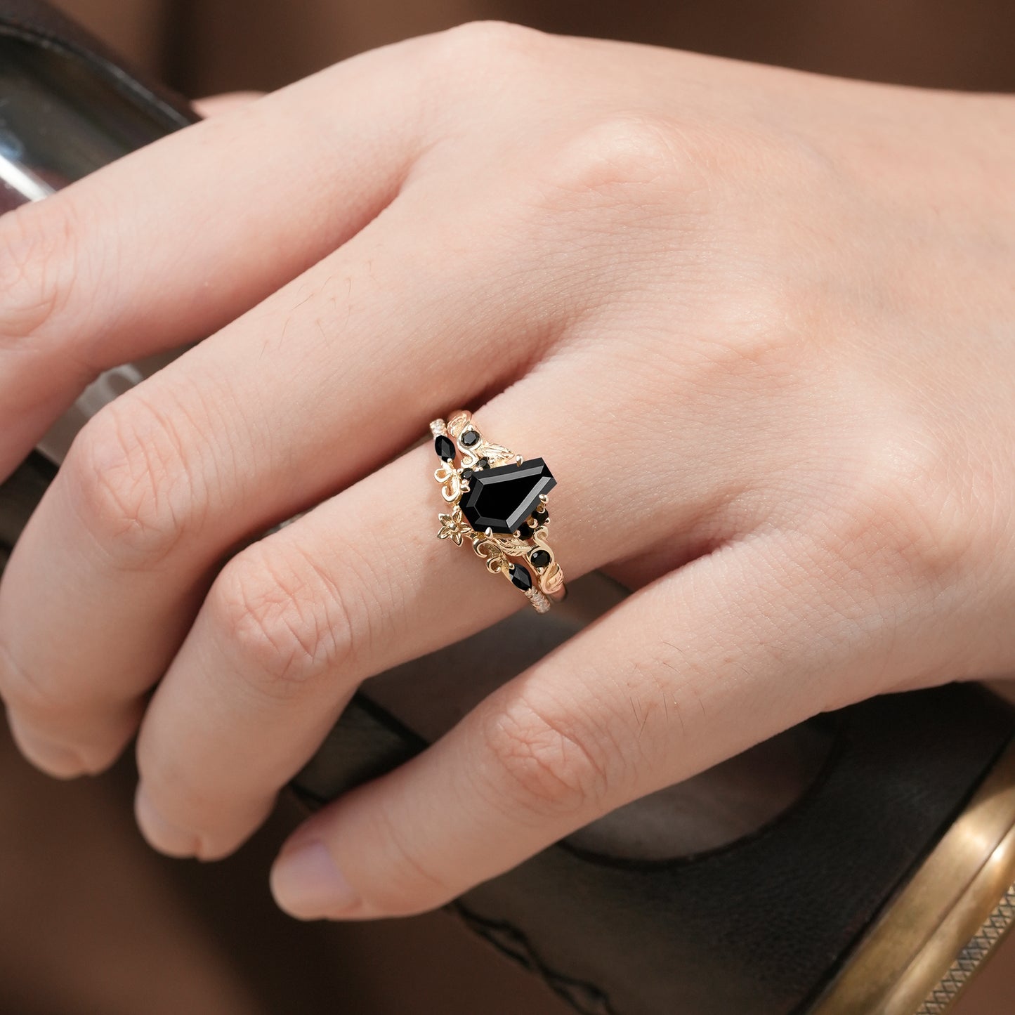 Nature's Embrace: Coffin Cut Black Onyx Leaf Ring Set - Lila