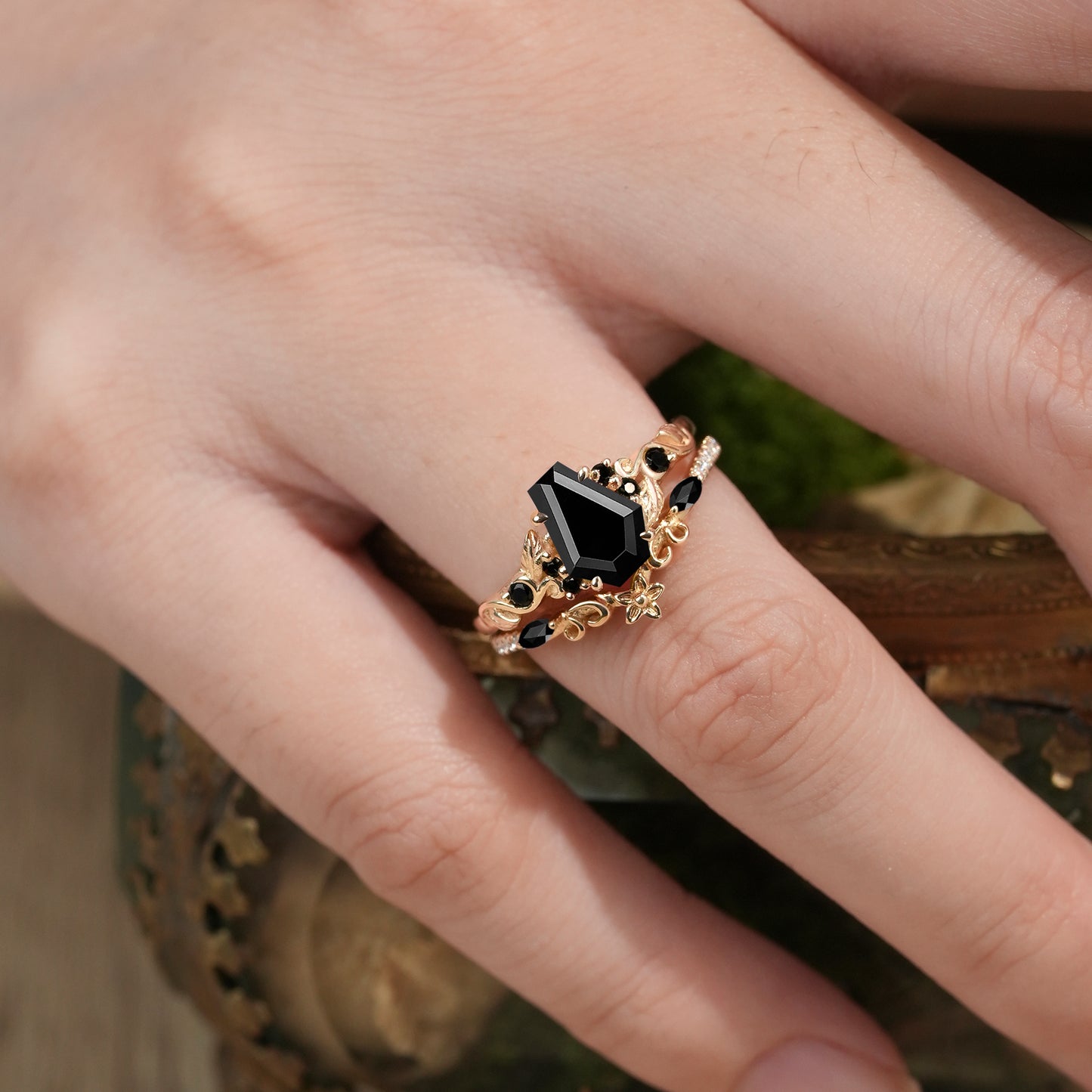 Nature's Embrace: Coffin Cut Black Onyx Leaf Ring Set - Lila