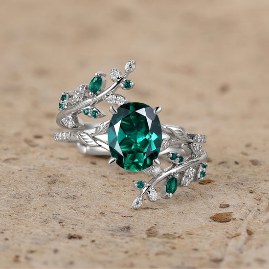 Aphrodite's Enchanted Vine | A Mythical Emerald Engagement Ring Set