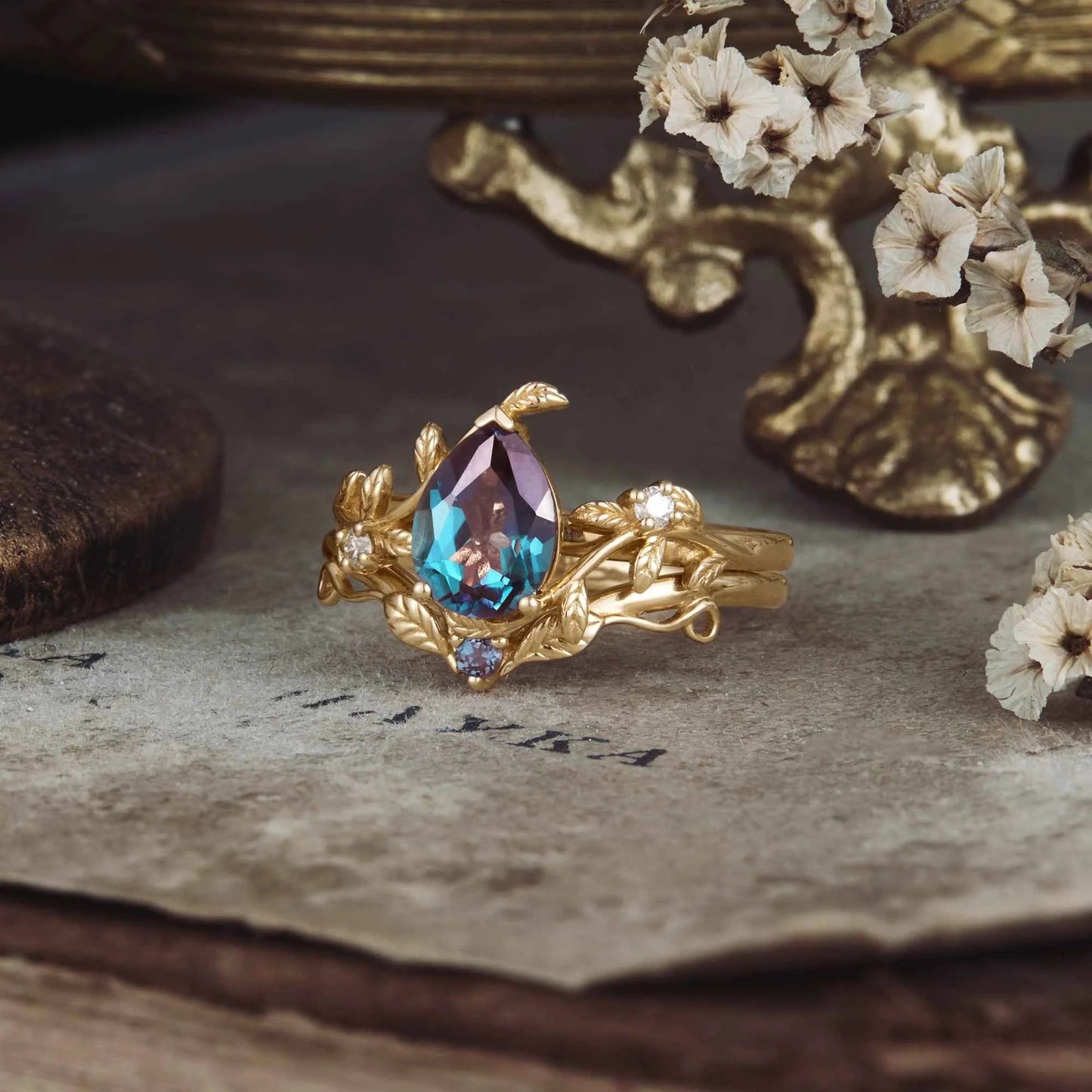 Alexandrite Leaf Engagement Ring Set 2pcs - GemsMagic - GemsMagic