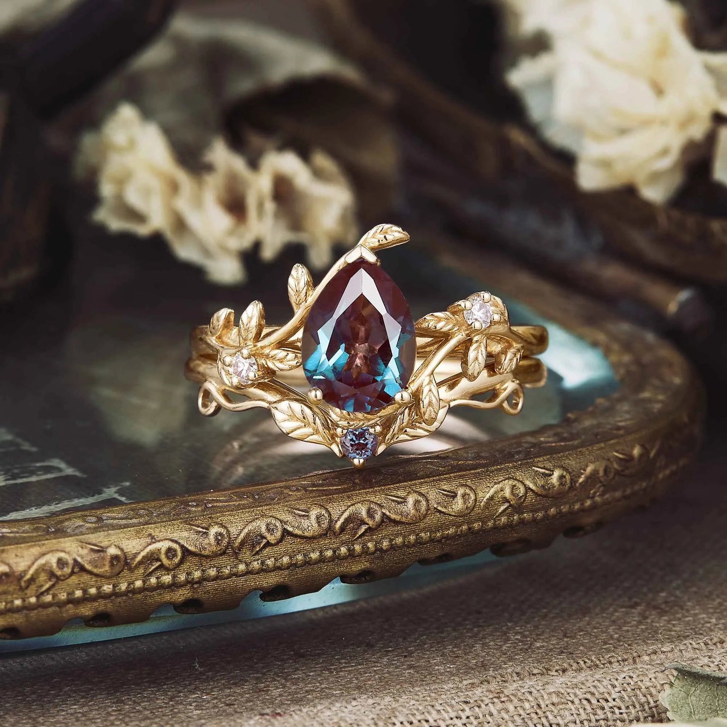 Alexandrite Leaf Engagement Ring Set 2pcs - GemsMagic - GemsMagic