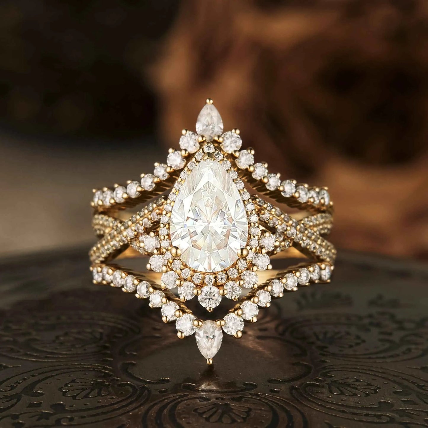 Gorgeous Pear Cut Moissanite Halo Engagement Ring Set 3pcs - Amaryllis - GemsMagic - GemsMagic