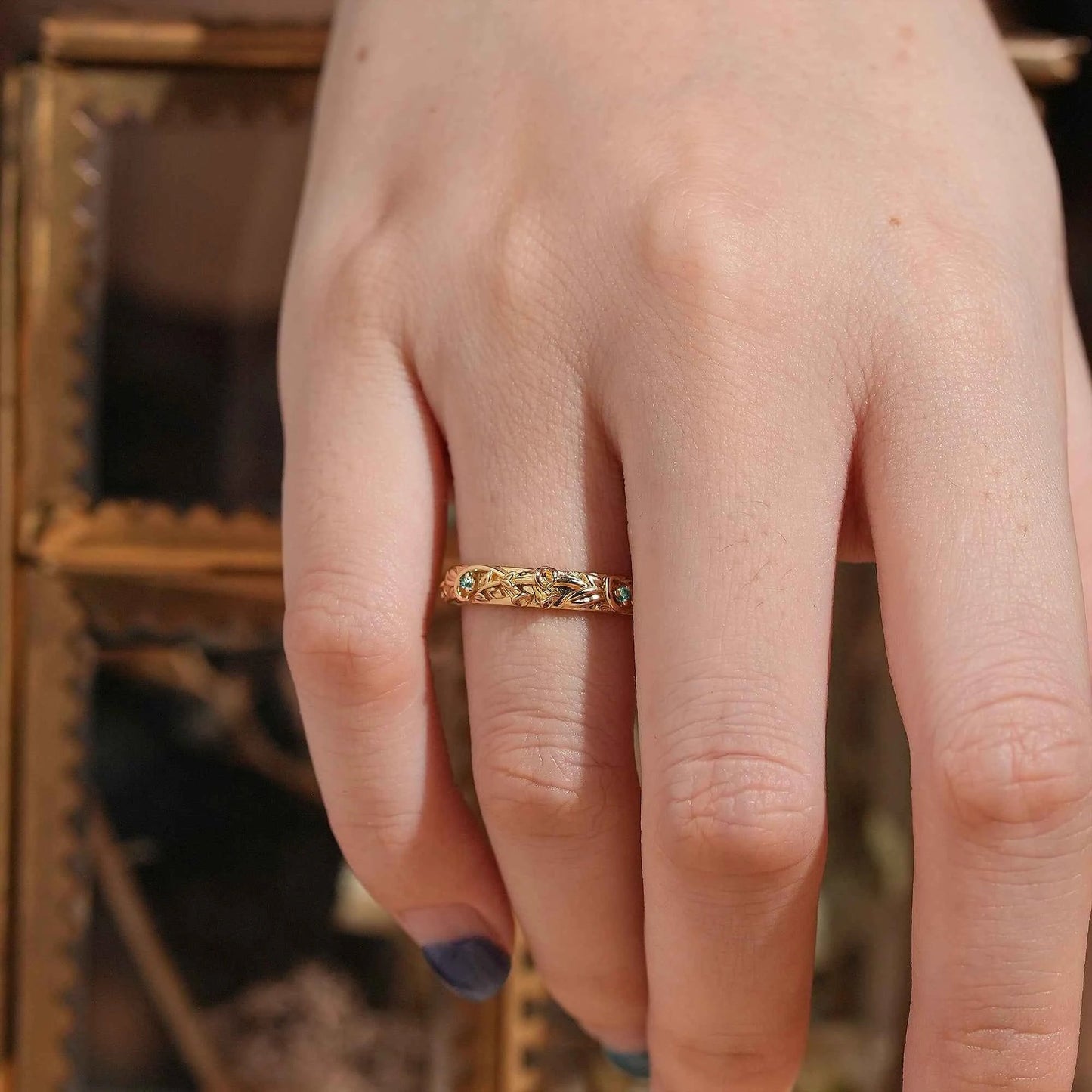 Green Sapphire Foxgloves Flower Inspired Straight Wedding Band Promise Ring - Nancy - GemsMagic