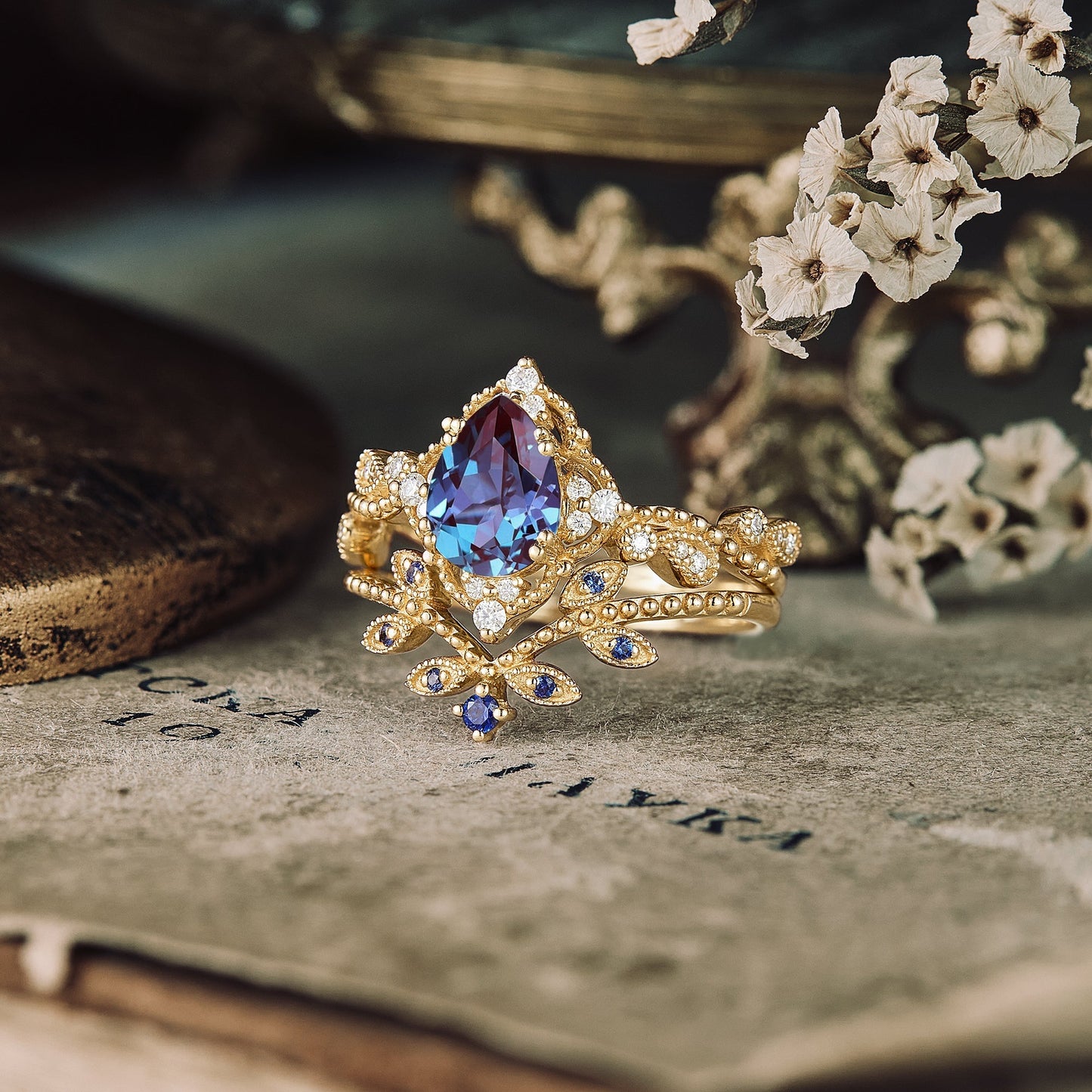 Pear Cut Alexandrite Twisted Engagement Ring Set 2pcs - GemsMagic - GemsMagic