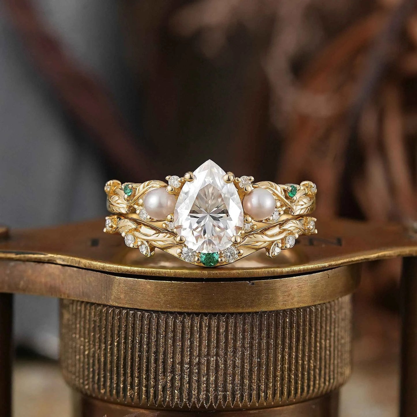 Pear Cut Moissanite Leaf Inspired Emerald And Pearl Bridal Ring Set - Rebecca - GemsMagic