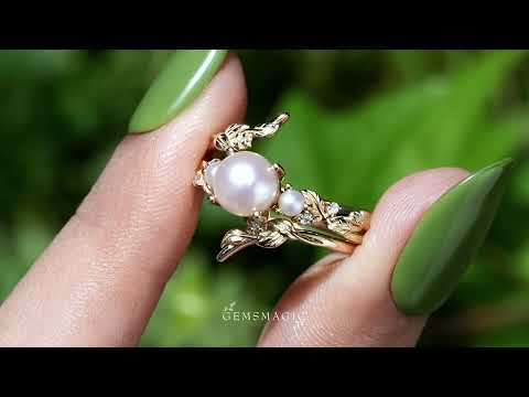 Vintage Leaf-Inspired Gold Ring with Pearl-Indra