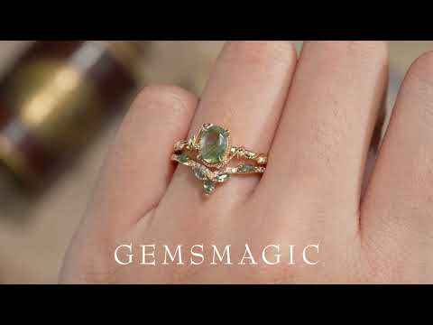 Load and play video in Gallery viewer, GemsMagic Oval Moss Agate Cluster Leaf Engagement Ring Set 2pcs
