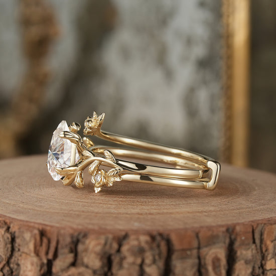 Rose Blossom: Pear-Cut Moissanite Leaf Ring Set - Helena