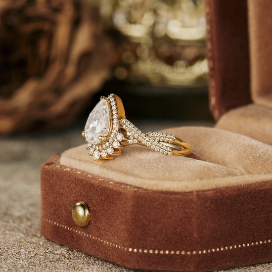 GemsMagic Gorgeous Pear Cut Moissanite Engagement Ring